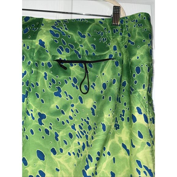 Pelagic Board Shorts Size 40 Mahi Print Sharkskin High Performance Fishing Beach - Picture 13 of 14